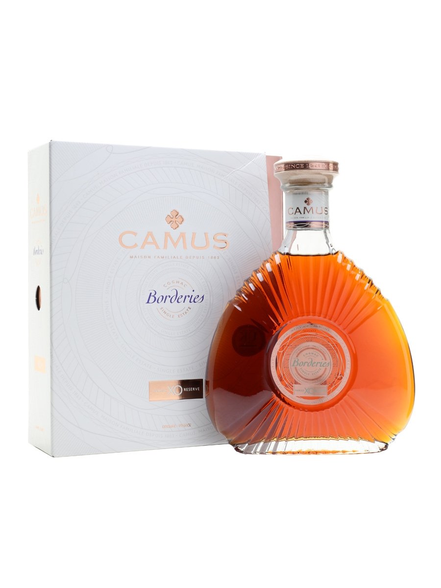 Y*a様 CAMUS Borderies XO 700ml ギフトボックス入り Y*a様 CAMUS Borderies XO 700ml ギフトボックス入り カミュ